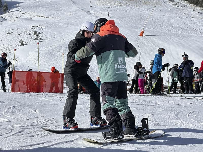All-Radical-escuela-de-esqui-snowboard-benasque-cerler-aramon (01).jpg
